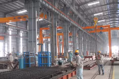 The Index of Industrial Production (IIP) rises by an estimated 9.2% in the first half of 2025 compared to the same period last year. (Photo: VietnamPlus)