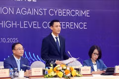 Deputy Minister of Foreign Affairs Dang Hoang Giang speaks at the press briefing in Hanoi on October 8. (Photo: VNA)