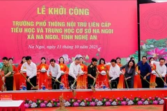 Party General Secretary To Lam joins other delegates at a symbolic ceremony to kick off the construction of the school. (Photo: VNA)