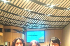 Deputy Minister of Health Nguyen Thi Lien Huong (L) and other Vietnamese delegates at the second Global Conference on Air Pollution and Health in Cartagena, Colombia. (Photo:: the Ministry of Health). 