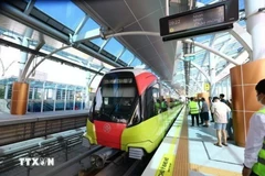 The Nhon - Hanoi Station metro’s elevated section from Nhon to Cau Giay transported nearly 3.4 million passengers in six months. (Photo: VNA)