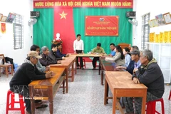 A Party cell meeting in An Thanh village of Minh Long commune, Quang Ngai province (Photo: VNA)