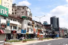 The sidewalk on Le Loi Street in Ho Chi Minh City, linking Nguyen Hue Walking Street with Ben Thanh Market (Photo: VNA)