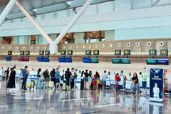 Passengers check in at Tan Son Nhat Airport in Ho Chi Minh City (Photo: VNA)