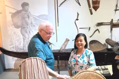 US veteran Robert Ambrose Connor (left) visits the Ho Chi Minh City Museum of History. (Photo : sggp.org.vn)
