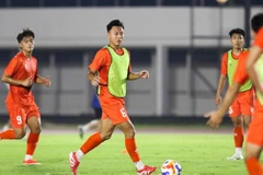 Vietnamese defensive midfielder Nguyen Thai Son in a training session in Bekasi in preparation for the ASEAN U23 Championship. (Photo: VFF)