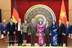 Vice Chairwoman of the National Assembly Nguyen Thi Thanh (5th from right) and Vice President of the German Bundestag Bodo Ramelow (5th from left) hold talks in Hanoi on June 16, 2026. (Photo: VNA)