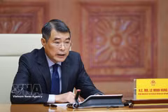 Prime Minister Le Minh Hung addresses the expanded online summit of the Asia Zero Emission Community (AZEC) on energy security on April 15. (Photo: VNA)