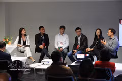 Speakers at the Switzerland – Vietnam dialogue on artificial intelligence and financial technology in Zurich on April 13 (Photo: VNA)