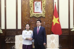 State President Luong Cuong (R) receives Cambodian Ambassador to Vietnam Touch Pharat in Hanoi on March 18. (Photo: VNA)
