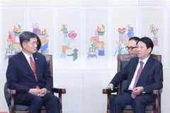 State President Luong Cuong (R) receives Kim Ghee-whan, President of the Korea Foundation (KF), on November 1. (Photo: VNA)