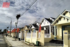 Houses built for people living along the river in Lam Dat hamlet, Thieu Vu commune, Thieu Hoa district, Thanh Hoa province. (Photo: baothanhhoa.vn)