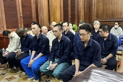 The defendants at the court (Photo: congan.com.vn)