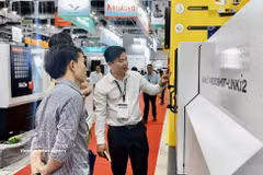 Visitors at the Vietnam Industrial and Manufacturing Fair (VIMF 2026) and the Vietnam Industrial Automation Fiesta (VIAF 2026) in Ho Chi Minh City. (Photo: VNA)