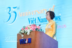 Director General of Vietnam News Agency Vu Viet Trang speaks at the ceremony marking 35 years of Viet Nam News' first issue on June 17. (Photo: VNA)
