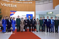 President of the Cambodian National Assembly Samdech Khuon Sudary visits the Viettel Military Industry and Telecoms Group (Viettel) on July 28. (Photo: VNA)