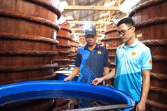 Huynh Khoa Phu Quoc fish sauce barrels (Photo: VNA) 