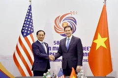 Vietnamese Deputy Prime Minister and Minister of Foreign Affairs Bui Thanh Son (L) and US Secretary of State Marco Rubio. (Photo: VNA)