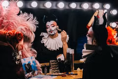 In “After Glow”, “Lovelark the Royal Jester” – the central character of the show, acts as the red thread that weaves the entire performance together. (Photo: Sun Group)