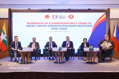 Delegates at the workshop on commemorating 5 years of ASEAN - UK Dialogue Relations in Hanoi on June 10 (Photo: VNA)