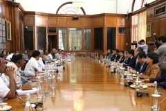 An overview of the meeting between National Assembly Vice Chairman Nguyen Duc Hai and representatives from the Standing Committee on Finance under the Indian Lok Sabha (Photo: VNA)