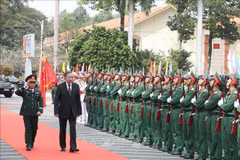 Party General Secretary To Lam visits the Military Command of Binh Duong province. (Photo: VNA)