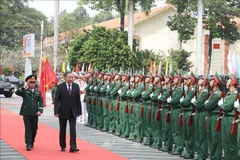 Party General Secretary To Lam visits the Military Command of Binh Duong province. (Photo: VNA)