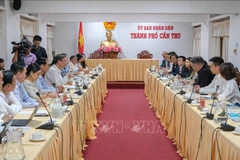 The working session between Can Tho leaders and an AusCham delegation on June 24 (Photo: VNA)
