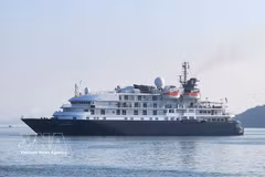 International cruise ship NOBLE CALEDONIA – ISLAND SKY docks at Quy Nhon Port, Gia Lai province, on March 27, 2026. (Photo: VNA) 
