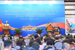 Deputy Minister of Industry and Trade Nguyen Sinh Nhat Tan presenting a report on economic diplomacy at the 33rd Diplomatic Conference in Hanoi on August 1, 2026. (Photo: moit.gov.vn)