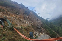 The landslide occurs at around 10am on May 15 at the construction site of the Ta Pao Ho 1A hydropower project in Si Lo Lau commune, Phong Tho district, Lai Chau province, leaving five people missing and four others injured. (Photo: VNA)