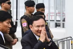 Former Thai Prime Minister Thaksin Shinawatra (front) in Bangkok on September 9, 2025. (Photo: Xinhua/VNA)