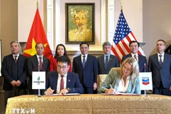 The MoU signing ceremony between the Binh Son Refining and Petrochemical JSC and US energy group Chevron (Photo: VNA)