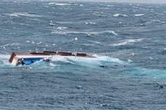 Embassy keeps close watch on rescue efforts for Vietnamese missing in RoK vessel incident