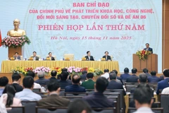 The fifth meeting of the Government’s Steering Committee on Science, Technology, Innovation, Digital Transformation, and Project 06 is held on November 15. (Photo: VNA)