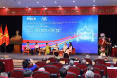 At the hybrid seminar (Photo: VNA)