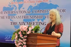 Rosemarie Mizo, President of the International Committee and of the German National Committee for the Vietnam Friendship Village, speaks at the 19th meeting of the International Committee for the Vietnam Friendship Village in Hanoi on March 31. (Photo: VNA)