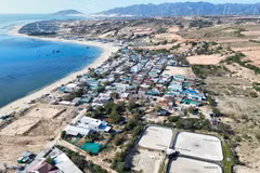 Vinh Truong hamlet in Phuoc Dinh commune, Khanh Hoa province is located within the planned area for the Ninh Thuan 1 nuclear power plant. (Photo: VNA)