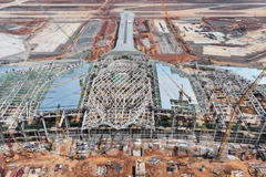 Work at the Long Thanh Airport passenger terminal. (Photo: VNA)