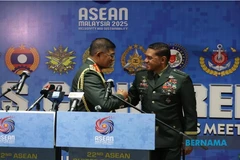 Malaysian Chief of Defence Force General Mohd Nizam Jaffar and Philippines Armed Forces Chief of Staff General Romeo Brawner Jr after a joint press conference at ACDFM-22. (Photo: Bernama)