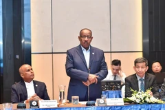 President of the Asian Athletics Association Dahlan Jumaan Al Hamad speaks at the event (Photo: tdtt.gov.vn)