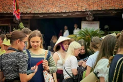 According to a research by the World Tourism Organisation, visa exemptions can help increase international tourist arrivals by 5-25%. (Photo: VietnamPlus)