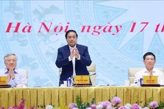 Prime Minister Pham Minh Chinh chairs the the second meeting of the government steering committee for the development of science, technology, innovation and digital transformation, and Project 06 on May 17. (Photo: VNA)