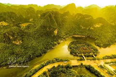 The Trang An Landscape Complex in Ninh Binh is the Southeast Asia’s only mixed world heritage property, celebrated for both its exceptional natural beauty and rich cultural significance. (Photo: VNA)