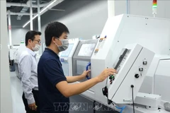 Operation of a modern machine learning system at Da Nang Hi-Tech Park. (Illustrative photo: VNA)