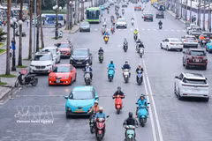 Hanoi begins implementing a traffic management plan from July 1 to support the first-phase trial of a low-emission zone (LEZ) within Ring Road 1. (Photo: VNA)