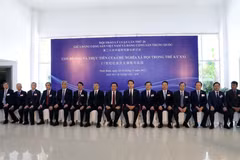 Vietnamese and Chinese delegates at the seminar. (Photo: VNA)