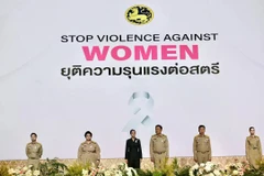 Thai Prime Minister and Minister of Interior Anutin Charnvirakul (4th from left) at the country's event to kick off its initiative to end violence against women. (Source: Thailand Government Public Relations Department)
