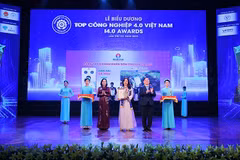 At the I4.0 Awards 2025 ceremony (Photo: nhandan.vn)