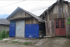 Substandard houses in Van Ban district, Lao Cai province. (Photo: VNA)